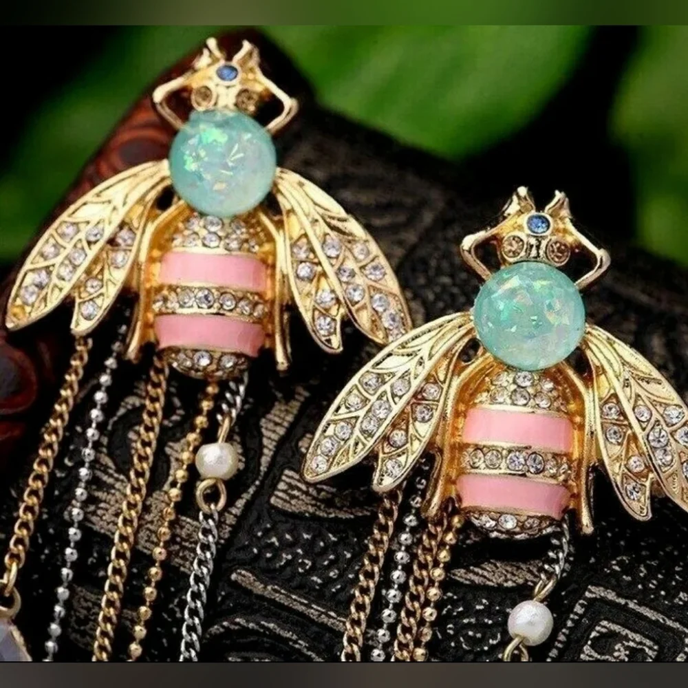 π π Betsey Johnson Bumble Bee Multi-Chain Tassel Earrings Pink Gold - Picture 5 of 8